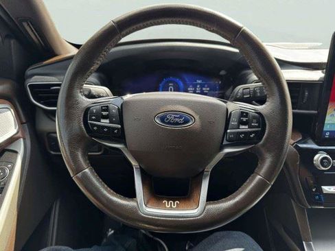 Used 2022 Ford Explorer King Ranch w/ Premium Technology Package AWD/4WD image 27