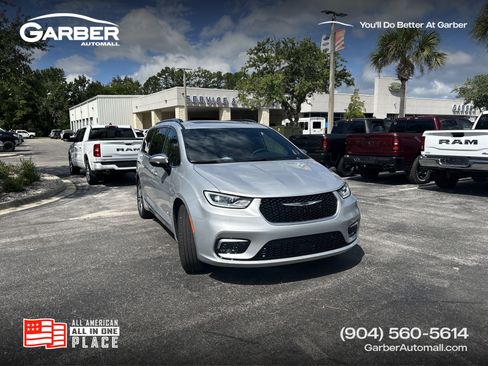 New 2026 Chrysler Pacifica Pinnacle FWD image 1