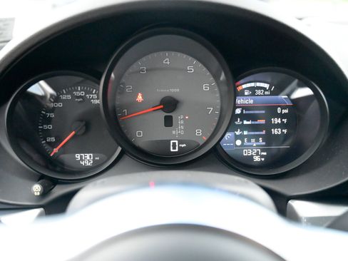 Used 2019 Porsche 718 Cayman S image 27