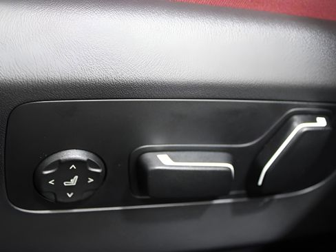 Certified 2025 BMW 530i xDrive w/ Premium Package image 33