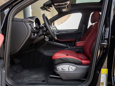 New 2025 Porsche Macan image 23