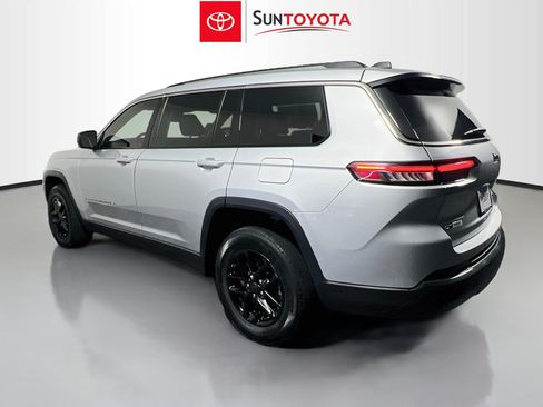 Used 2022 Jeep Grand Cherokee L Laredo w/ Luxury Tech Group I RWD image 6