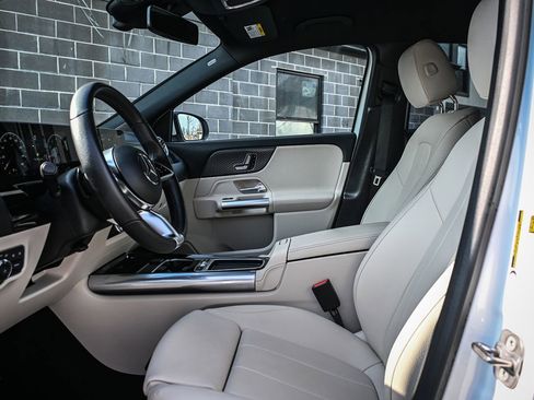 Used 2025 Mercedes-Benz GLA 250 image 8