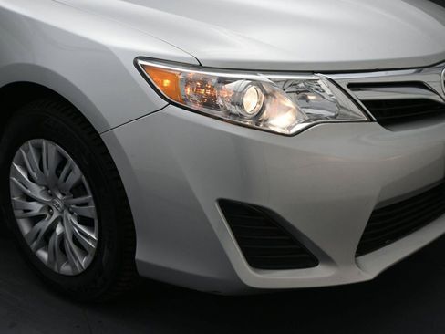 Used 2014 Toyota Camry LE FWD image 14