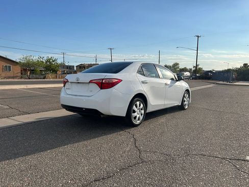 Used 2018 Toyota Corolla LE FWD image 5