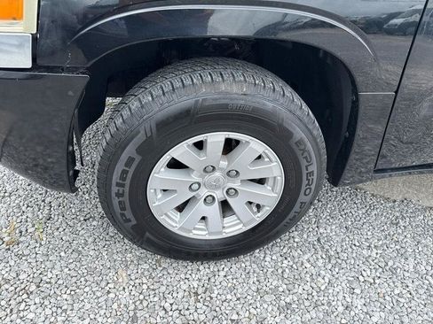 Used 2006 Mitsubishi Raider LS RWD image 7