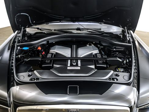 Used 2024 Rolls-Royce Cullinan image 11