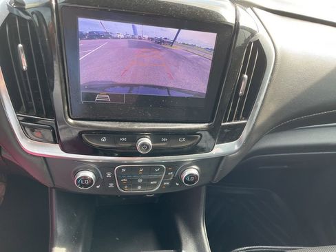 Used 2020 Chevrolet Traverse LT image 36