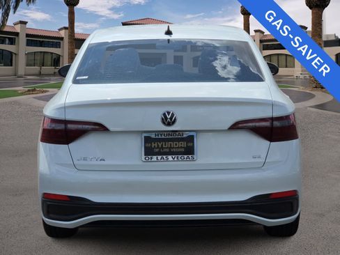 Used 2023 Volkswagen Jetta SE FWD image 7