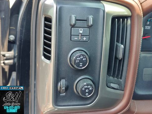 Used 2016 Chevrolet Silverado 1500 High Country w/ High Country Premium Package AWD/4WD image 12