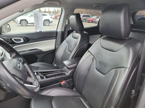 Used 2022 Jeep Compass Limited image 13