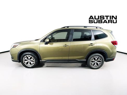 Used 2023 Subaru Forester Premium AWD/4WD image 4