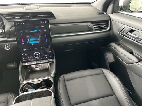 Used 2025 GMC Terrain Elevation w/ Elevation Premium Package AWD/4WD image 26