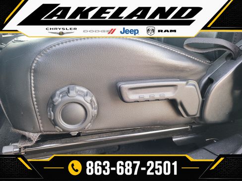 Used 2020 Jeep Wrangler Unlimited Sahara AWD/4WD image 17