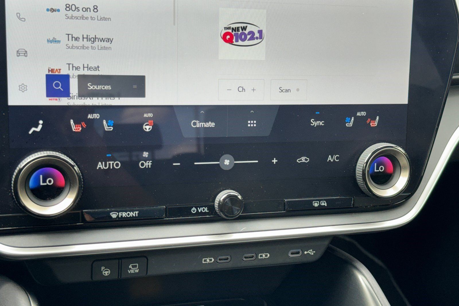 Certified 2023 Lexus RZ 450e Premium w/ Technology Package AWD/4WD image 27
