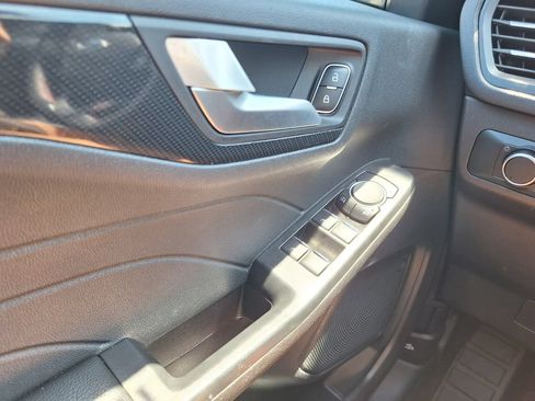 Used 2025 Ford Escape ST-Line FWD image 19
