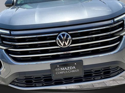 Used 2024 Volkswagen Atlas SE FWD image 35