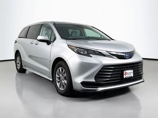 Used 2024 Toyota Sienna LE AWD/4WD video 1