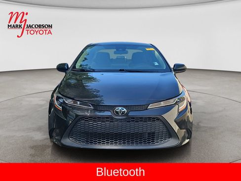 Used 2021 Toyota Corolla LE FWD image 2