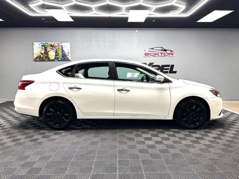 Used 2018 Nissan Sentra S image 14