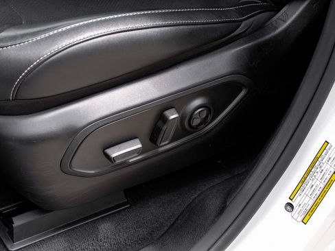 Used 2023 Jeep Grand Cherokee Altitude image 43