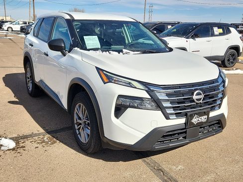 Used 2024 Nissan Rogue S image 6