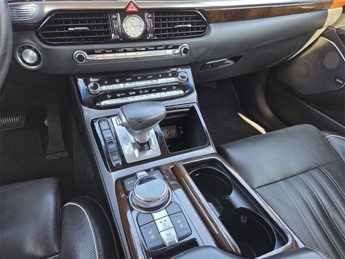 Used 2018 Genesis G90 3.3T Premium image 13