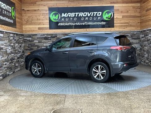 Used 2018 Toyota RAV4 XLE AWD/4WD image 8