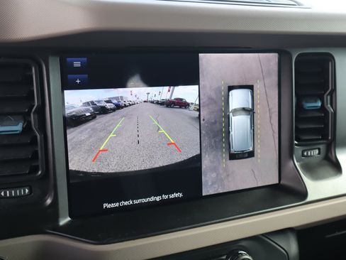 Used 2023 Ford Bronco Wildtrak image 25