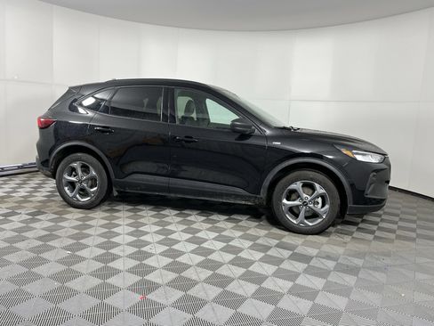 Used 2025 Ford Escape ST-Line image 4
