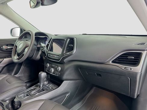 Used 2021 Jeep Cherokee Latitude Lux w/ Comfort/Convenience Group image 26