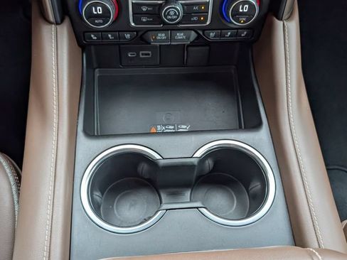 Used 2023 Chevrolet Tahoe High Country AWD/4WD image 11
