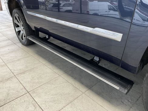 Used 2018 Cadillac Escalade Premium Luxury image 25