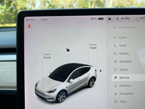 Used 2022 Tesla Model Y Long Range image 25