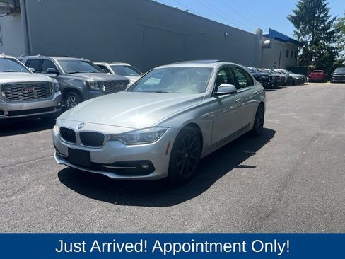 Used 2017 BMW 330i Sedan RWD image 3