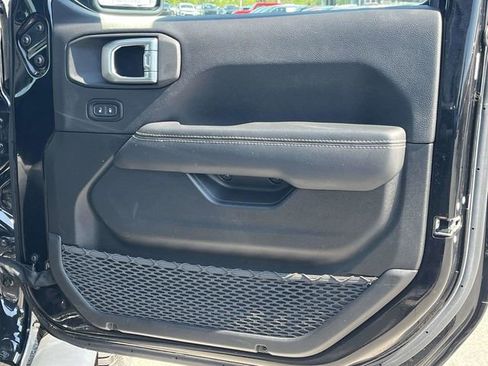 Used 2023 Jeep Gladiator Overland AWD/4WD image 25