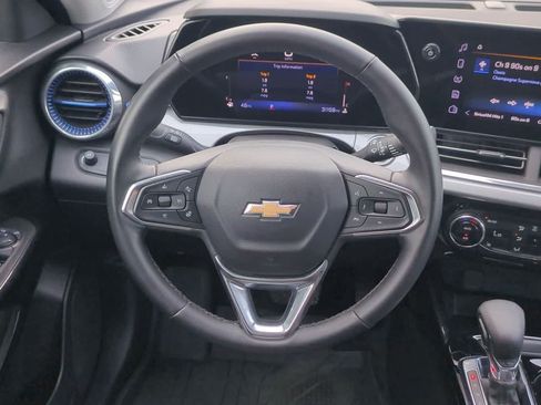 Used 2024 Chevrolet Trax LT w/ Driver Confidence Package FWD image 21