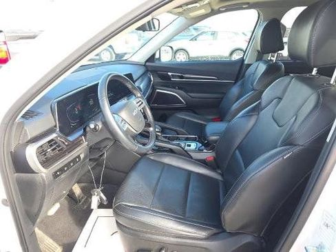 Used 2025 Kia Telluride S image 2