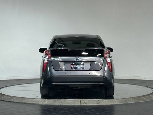 Used 2018 Toyota Prius Four FWD image 8