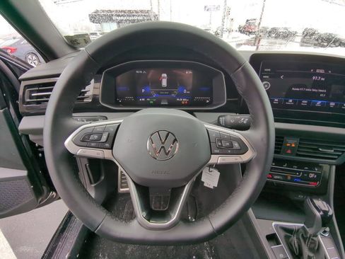 Used 2025 Volkswagen Jetta Sport image 21