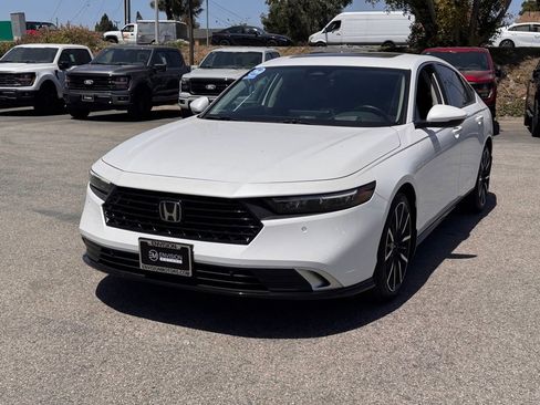 Used 2024 Honda Accord Touring image 7