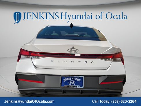 New 2026 Hyundai Elantra SE FWD image 5