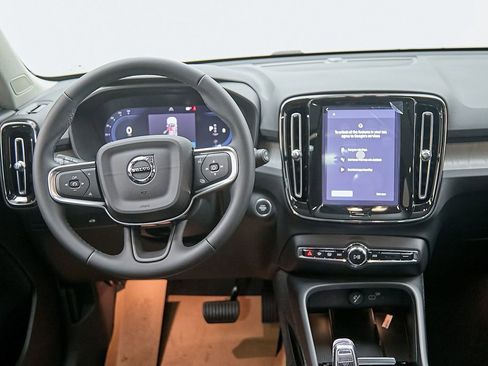 New 2025 Volvo XC40 B5 Plus w/ Climate Package image 19