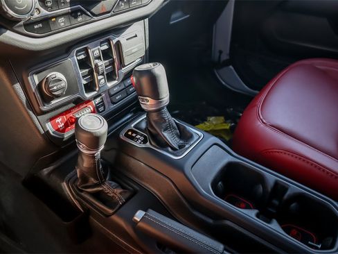 Used 2024 Jeep Wrangler Unlimited Rubicon 392 image 18