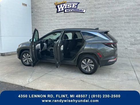 Used 2022 Hyundai Tucson Blue AWD/4WD image 12