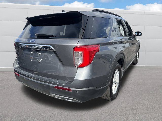 Used 2024 Ford Explorer XLT w/ Equipment Group 202A RWD image 9