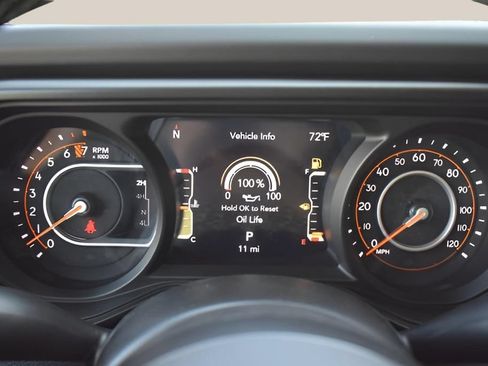 Used 2025 Jeep Gladiator Sport AWD/4WD image 24
