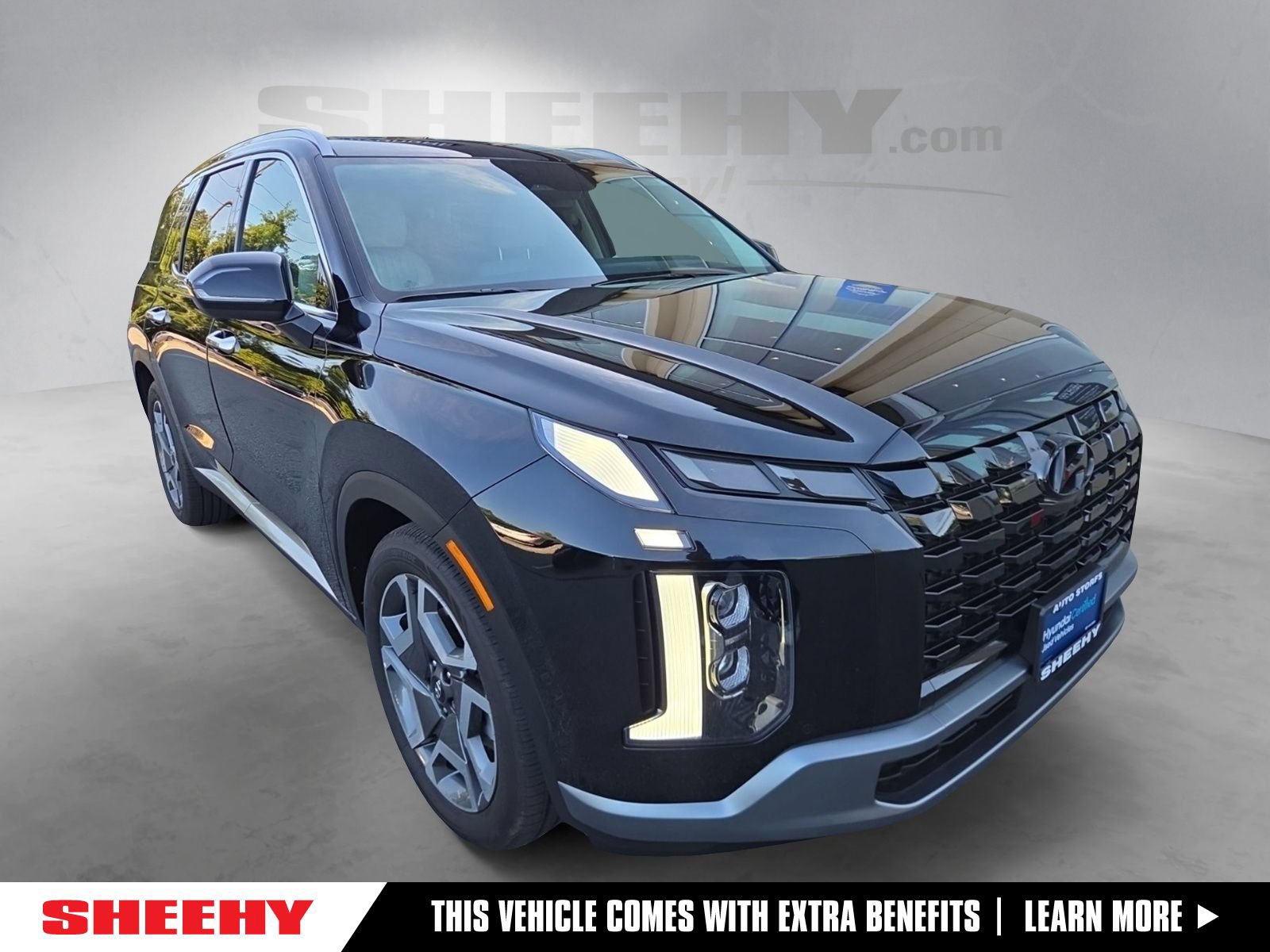 Certified 2025 Hyundai Palisade Limited AWD/4WD image 1