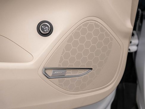 Used 2023 Buick Envision Avenir image 16