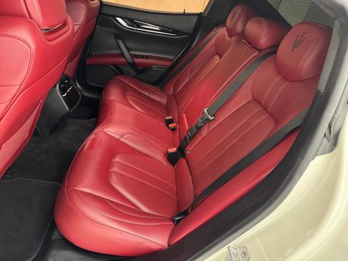 Used 2018 Maserati Ghibli S GranSport image 37